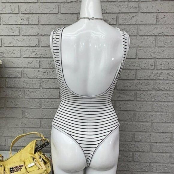 PRETTYLITTLETHING White & Black Striped Bodysuit Size XS - Picture 8 of 12